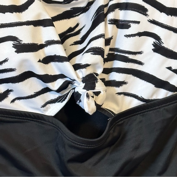 Beach Betty Zebra Print One Piece Swim Suit Sz Medium New NWT - Picture 4 of 9